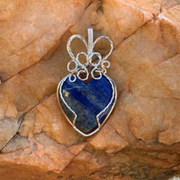 A stone of protection that may be worn to guard against psychic attacks, Lapis Lazuli quickly releases stress, bringing deep peace.