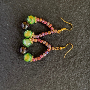 Earrings made of Teardrop Shaped earrings with Garnet beads, Green & gold rondel crystals